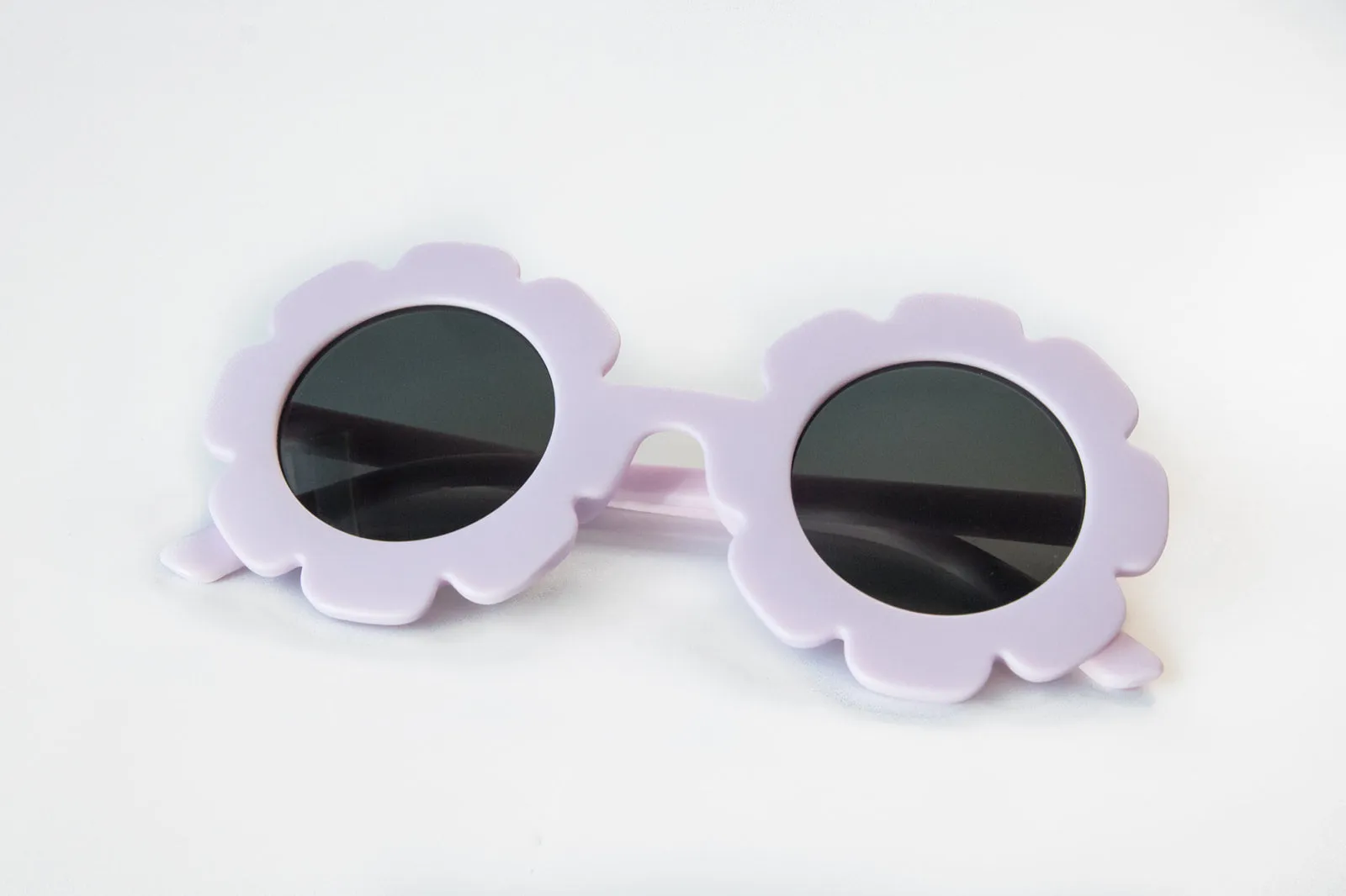 Babeehive Goods Toddler & Kid Daisy Sunglasses - Lavender