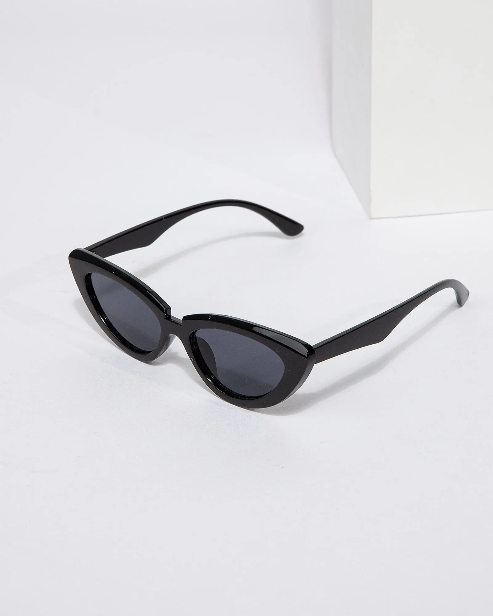 Black Cut-Out Cat-Eye Shape Sunglasses