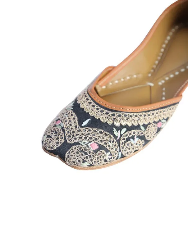 Golden Threads - Black Thread Embroidered Leather Juttis